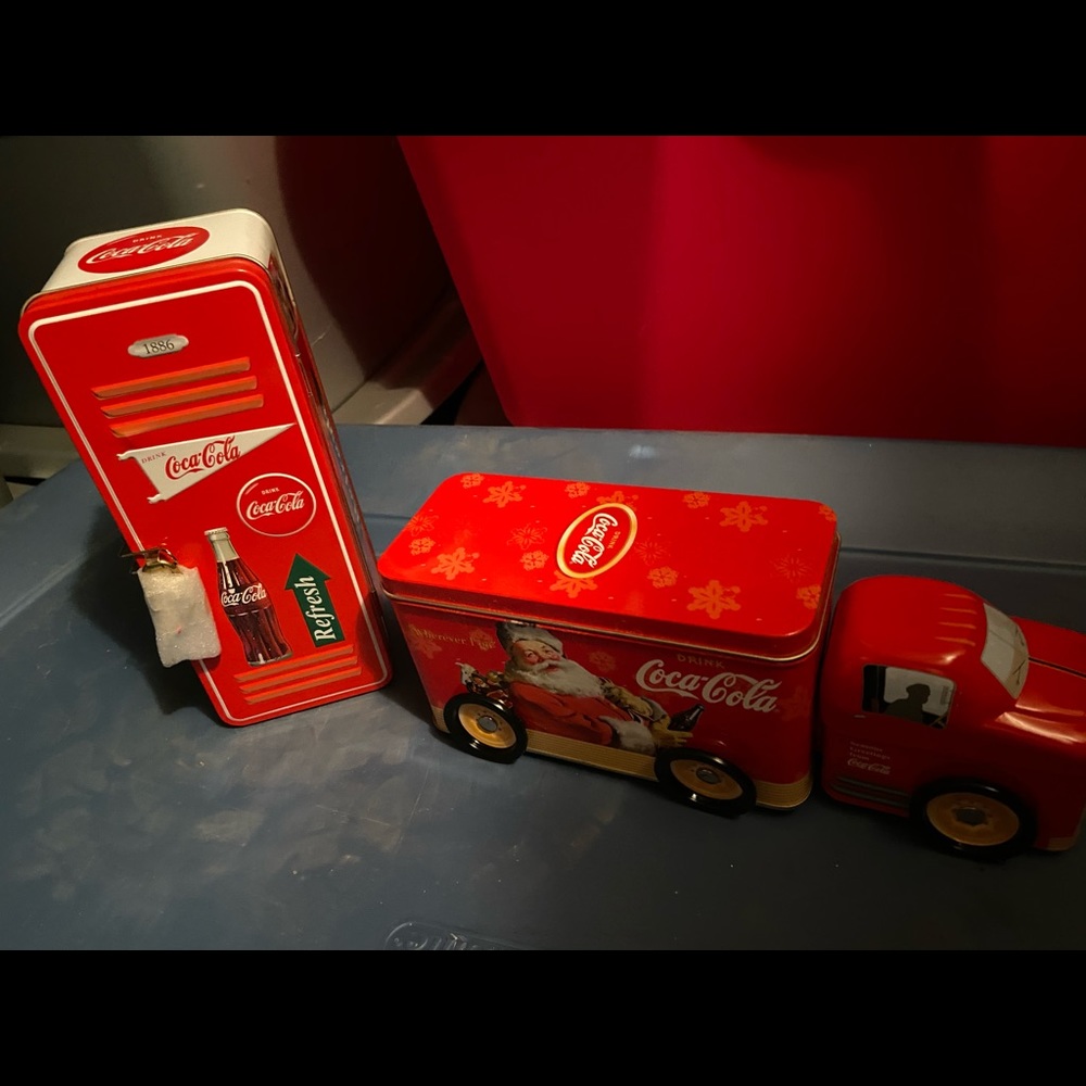 NWT Coca Cola metal containers